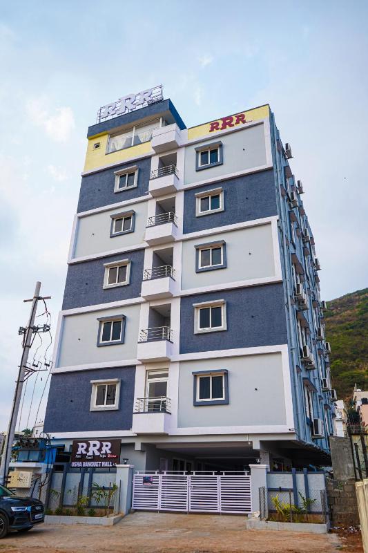 Hotel CannyStay RRR Marina - image 7