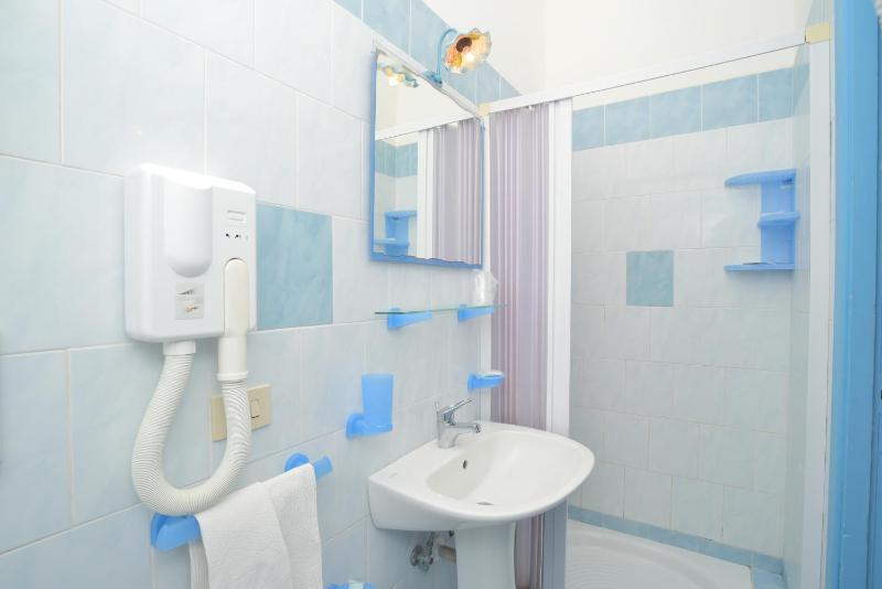 Single Room image 1