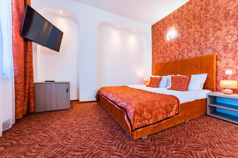 Superior King Room image 4