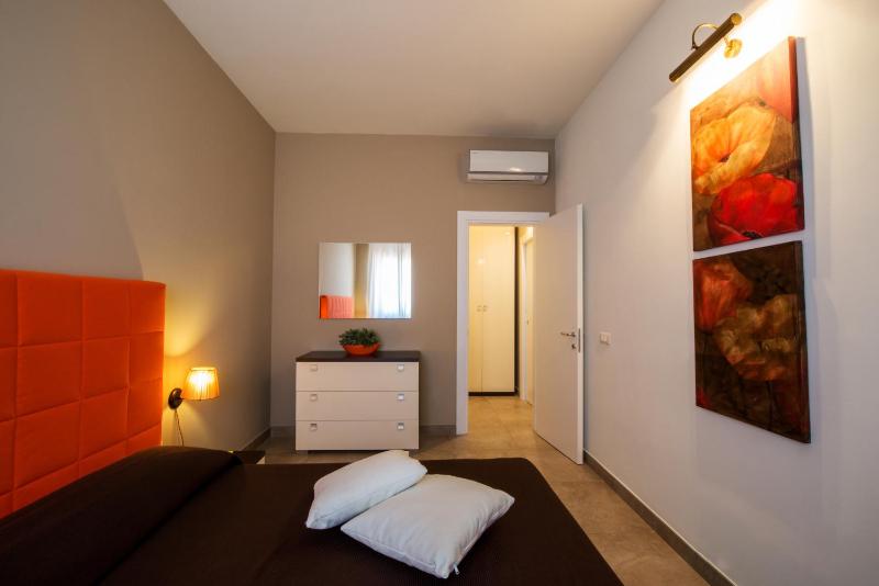 One-Bedroom Apartment image 2