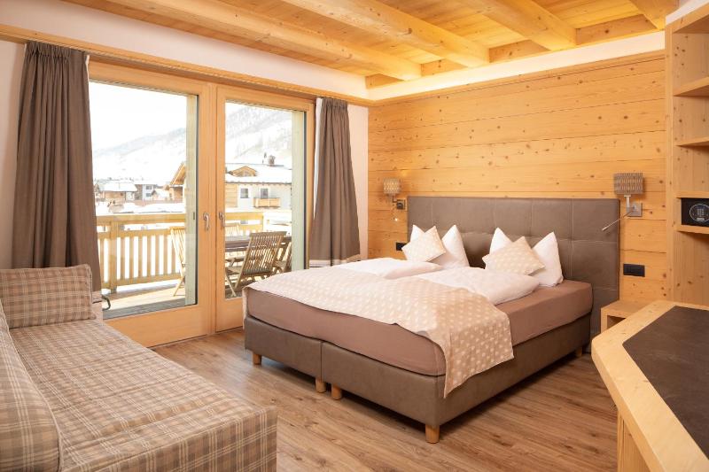 Double or Twin Room with Extra Bed image 1