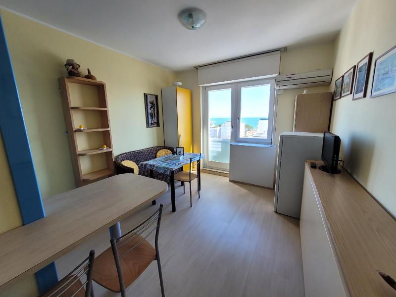 Cam 2 Sea View Apartment - image 4