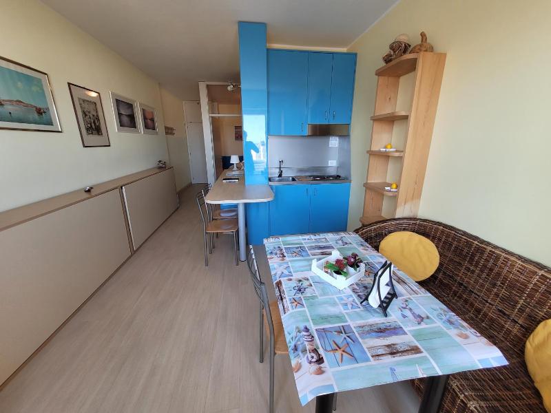 Cam 2 Sea View Apartment - image 11