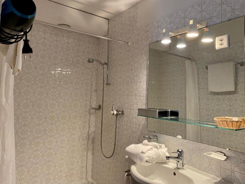 Double Room with Mountain View image 4