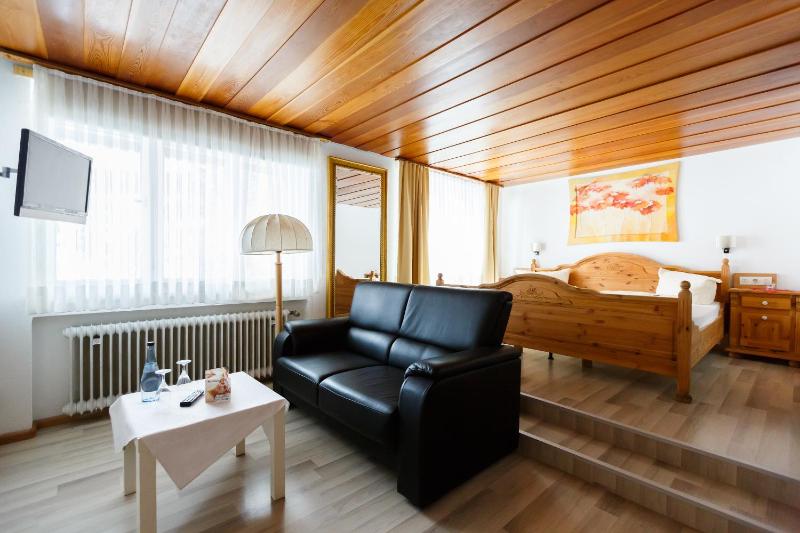 Junior Suite with Balcony image 2