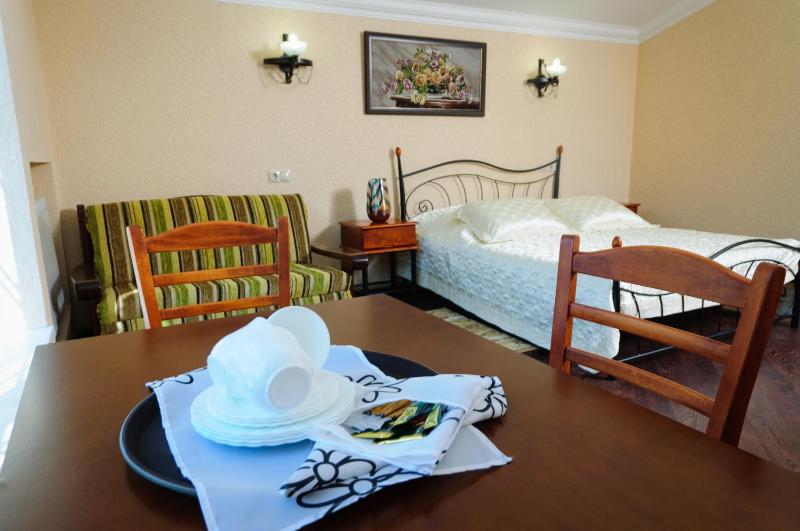 Deluxe Family Room image 3
