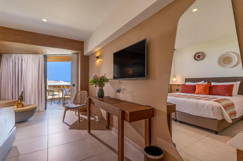 Deluxe Junior Suite image 3
