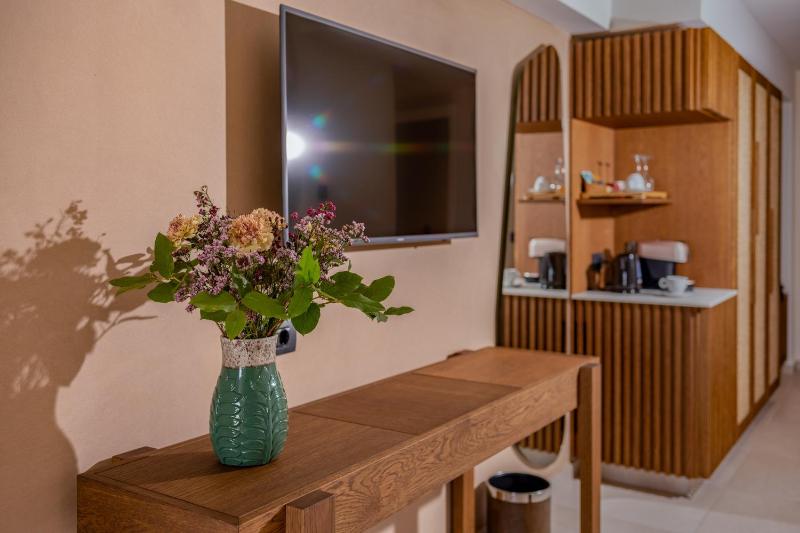 Deluxe Junior Suite image 4