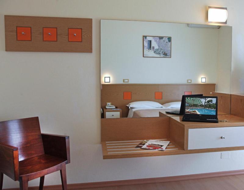 Standard Double or Twin Room with Balcony image 2