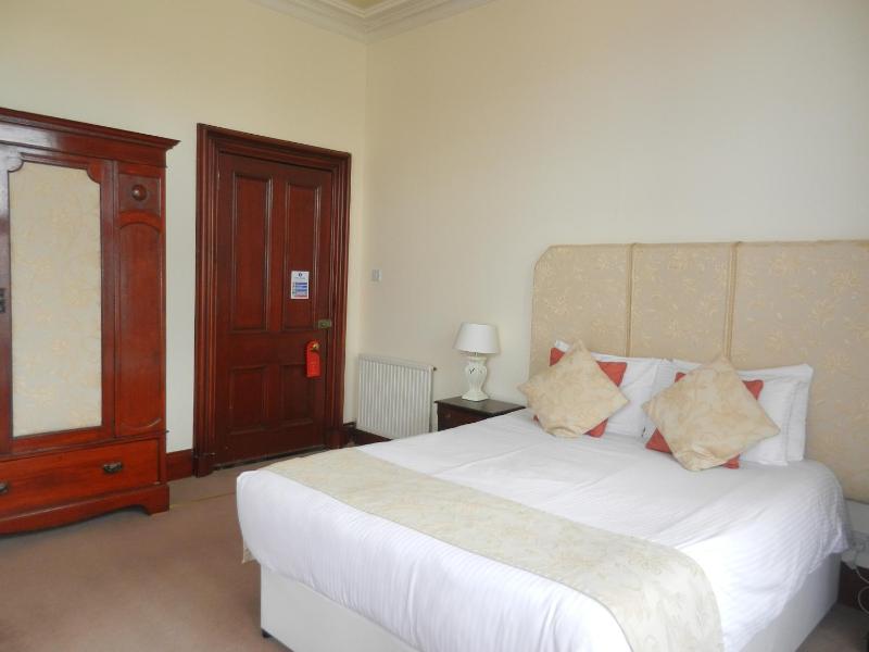 Superior Double Room - Non-Smoking image 3