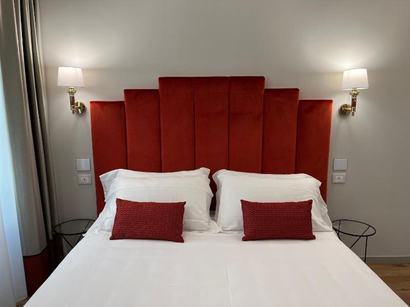 Superior Double or Twin Room with City View image 1
