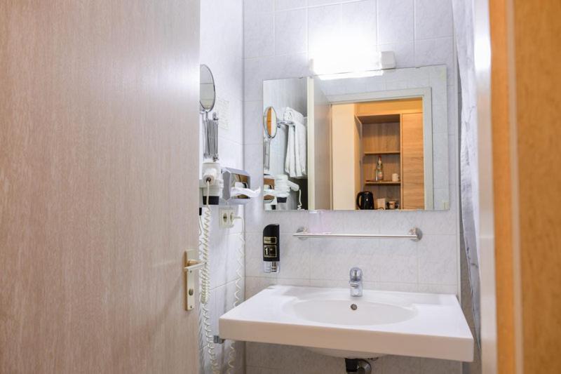 Single Room image 2