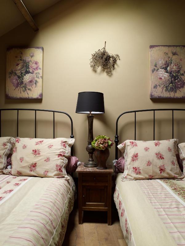 Quadruple Room image 2