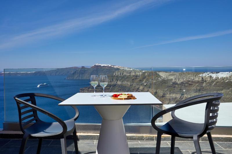 Presidential Suite with Private Pool image 2