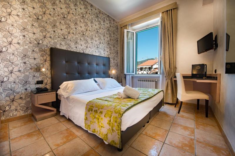 Double or Twin Room with Spa Access image 4