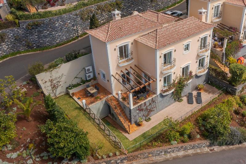 Villa with Sea View image 3