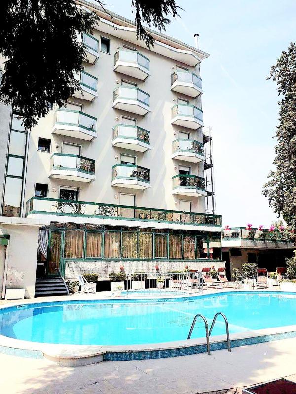 Double or Twin Room with Pool View image 4