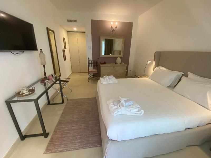 Scilla Maris Charming Suites - image 42