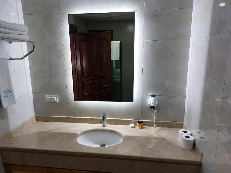 Double Room with Balcony (2 Adults + 1 Child) image 3