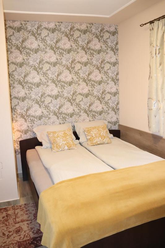 Double Room with Patio image 3
