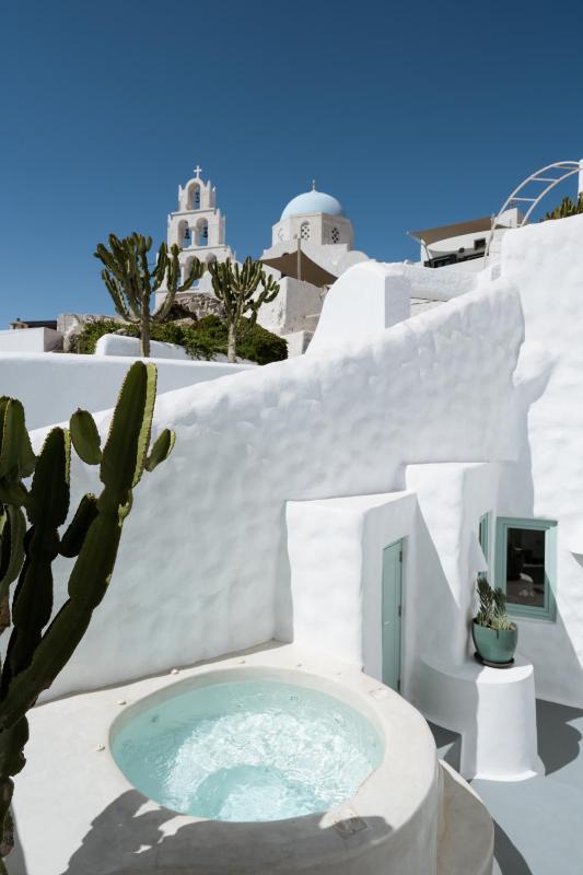 Deluxe Two-Bedroom Villa with private outdoor hot tub image 1
