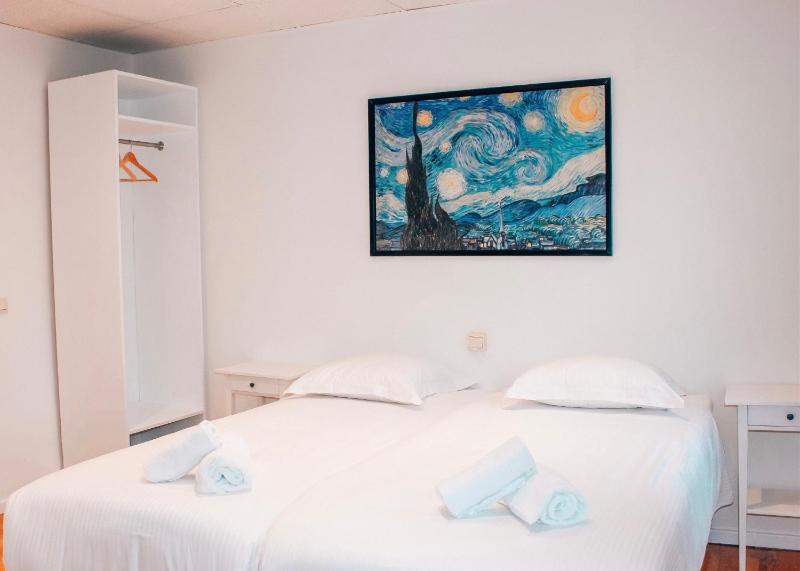 Alpha Hotel - image 17