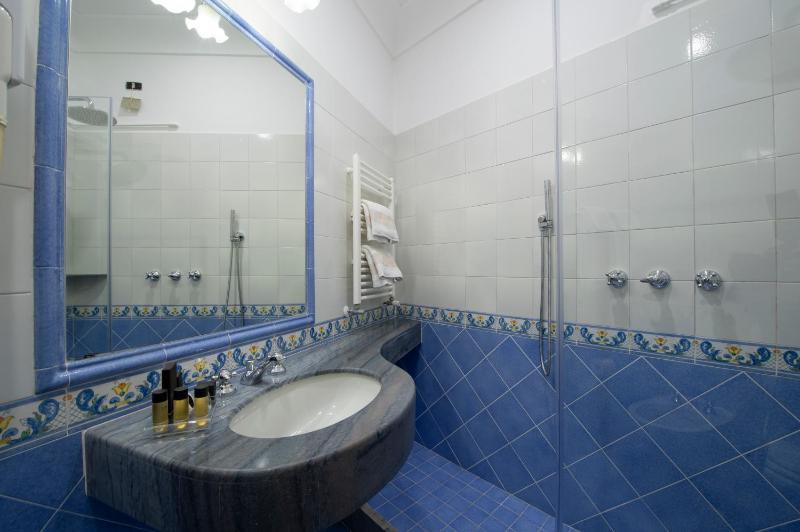 Budget Double Room with Inner Courtyard View image 2