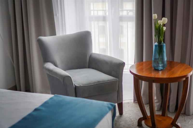 Single Room image 4