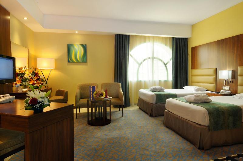 Twin Room image 4