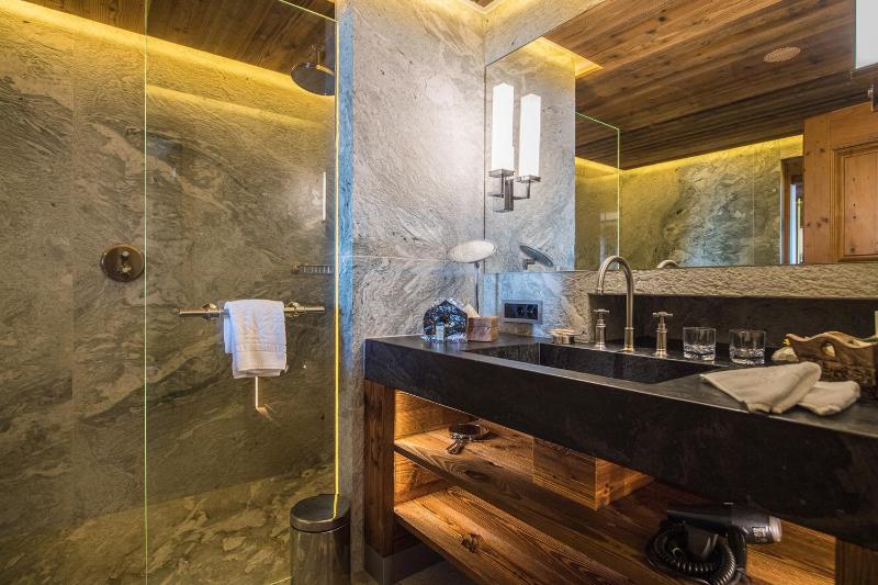 Matterhorn Superior Room image 4