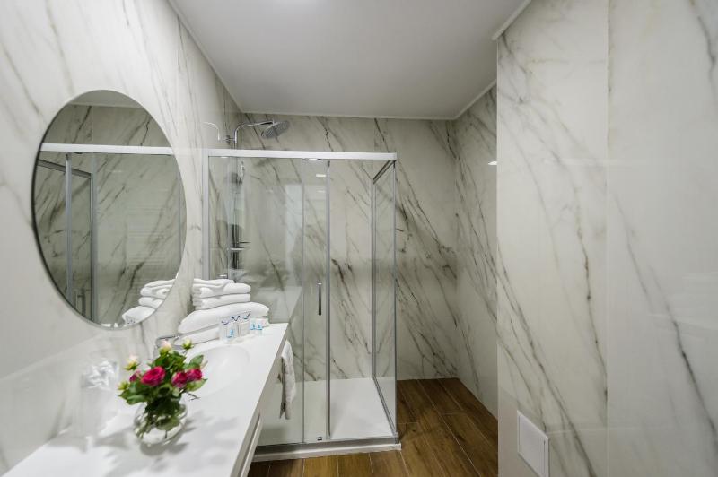 Mirage Medspa Hotel - image 41