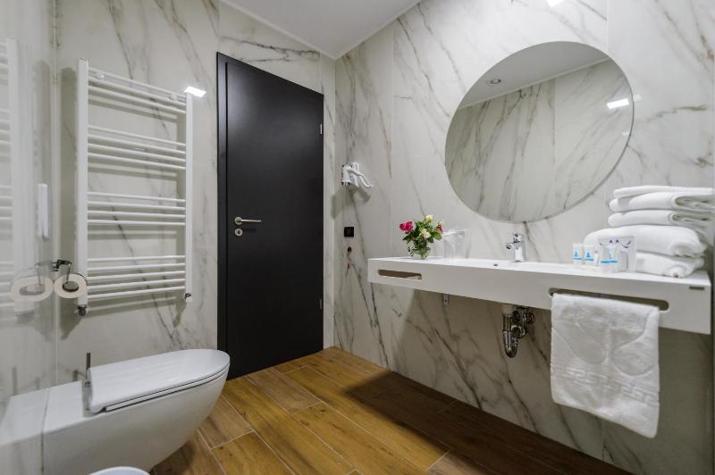 Apartment image 2