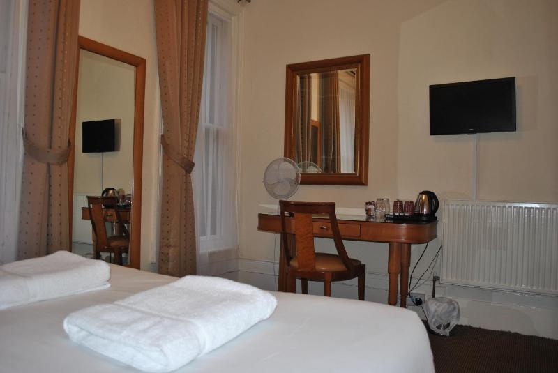 Budget Double Room image 2