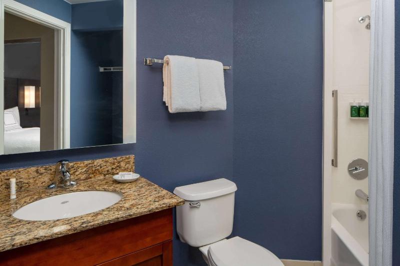 One Bedroom Suite Two Doubles image 4