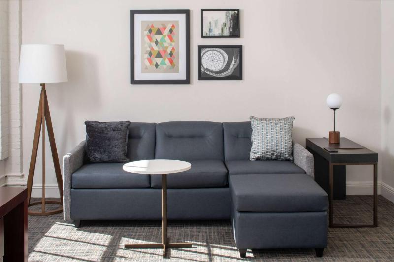 Studio Suite Queen image 4