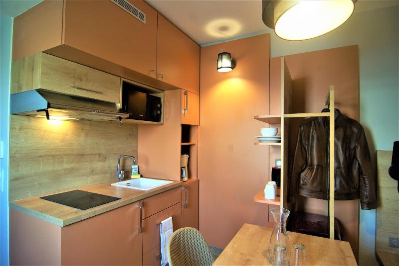 Studio double standard image 1