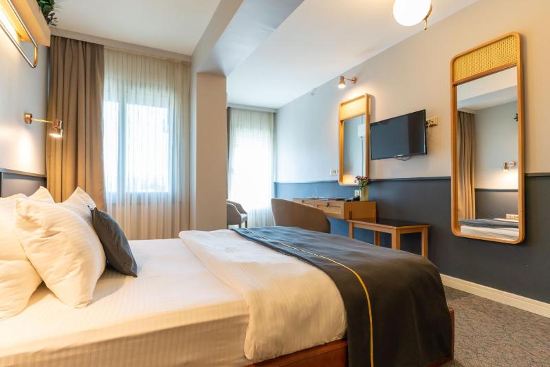 Deluxe Room image 1