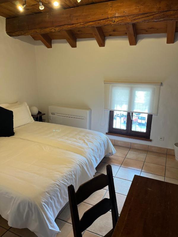 Twin Room image 1