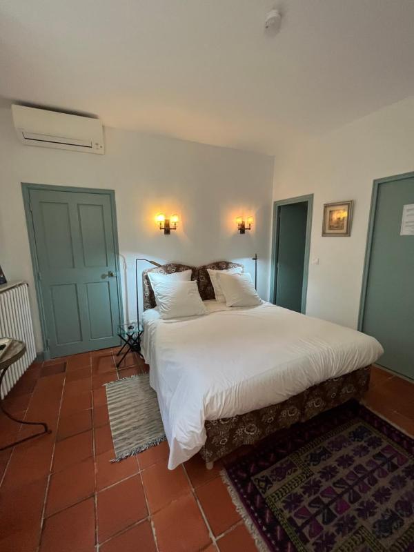 Double or Twin Room with Garden View image 1