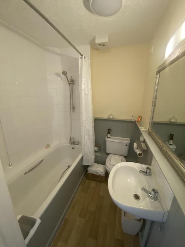 Standard Double Room image 2