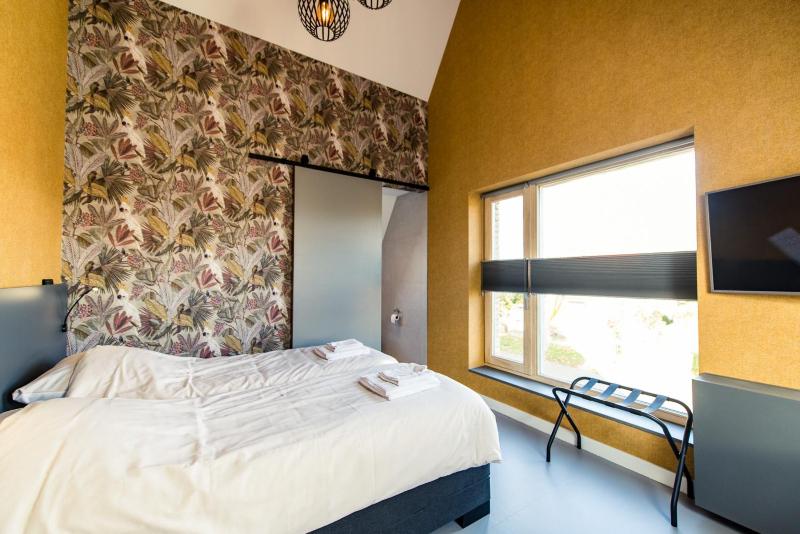 Deluxe Double Room image 1