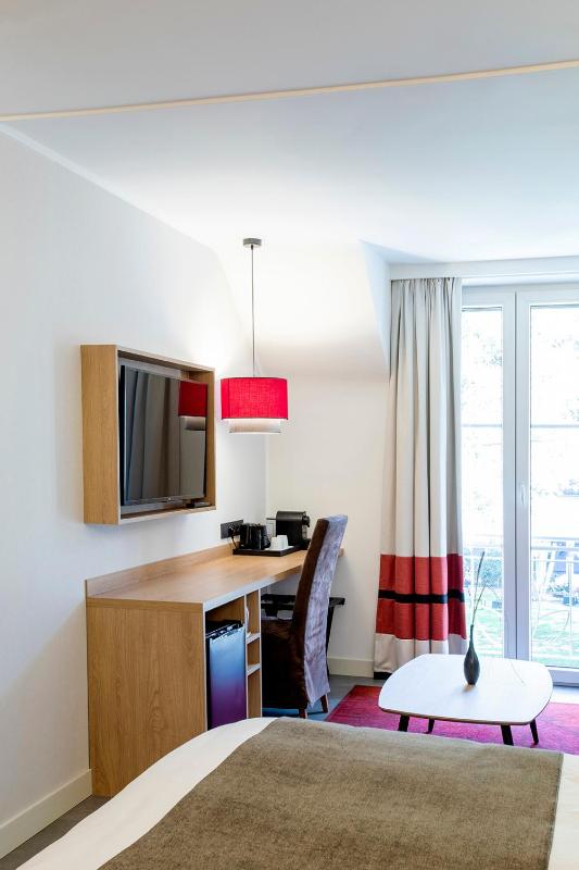 Superior Queen Room image 4
