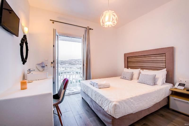 Standard Double or Twin Room with Sea View image 2
