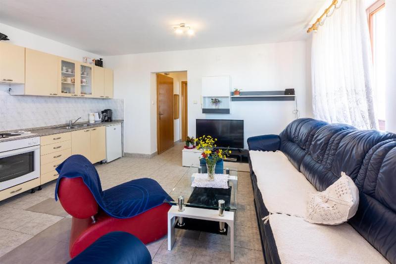 Apartment Besima - image 12