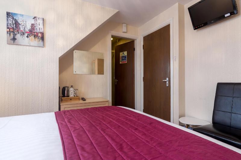 Stoneleigh Hotel - image 15
