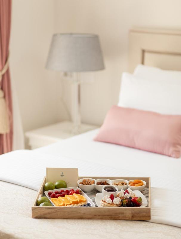Superior Queen Room with Sea View image 2