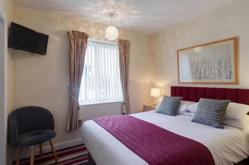 Double Room with Private Bathroom image 3