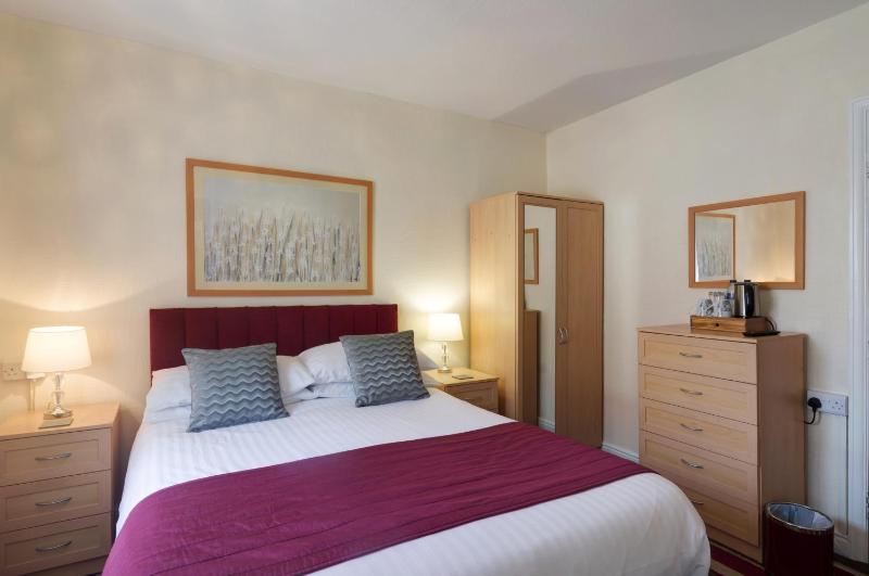 Double Room with Private Bathroom image 1