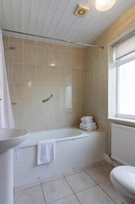 Stoneleigh Hotel - image 13