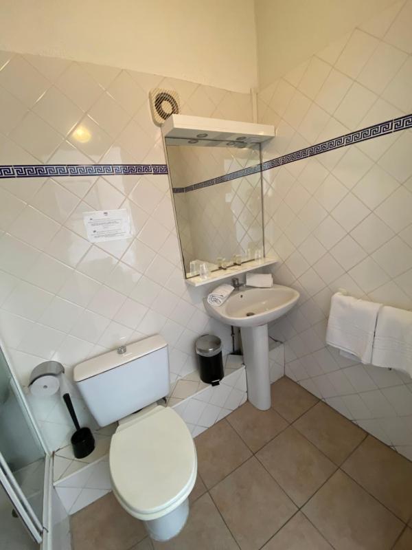 Deluxe Double Room with Sea View image 3
